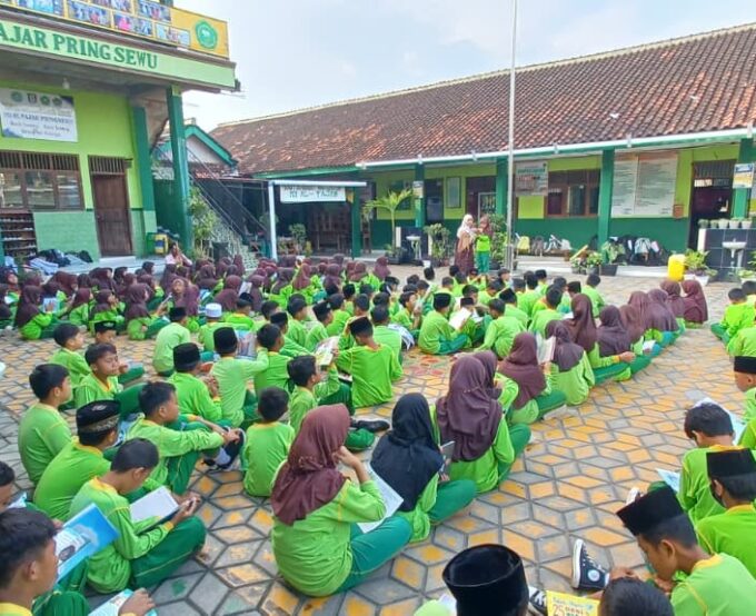 Jum'at kreatif pekan ke 3 (literasi dan makan bergizi)