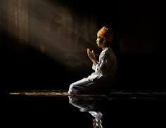 10 Adab Berdoa agar Doa Bisa Dikabulkan Allah