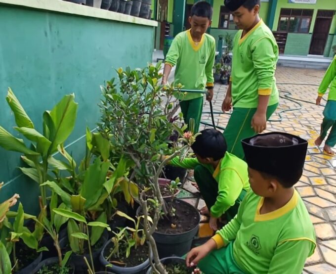 JUMAT BERSIH MIS AL FAJAR PRINGSEWU