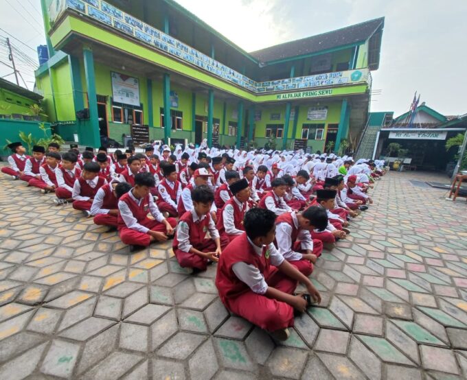 Senam Bersama (Kelas 5 dan 6)